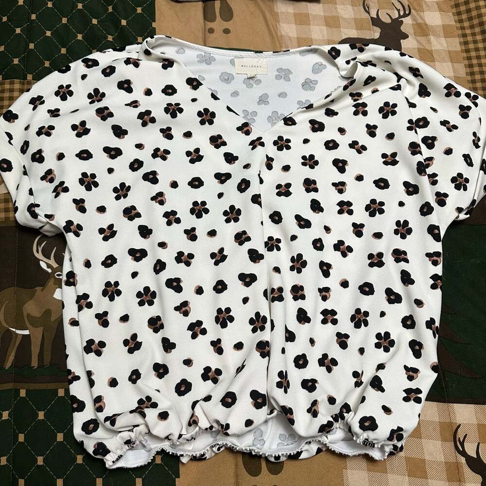 Melloday Ivory Leopard Print Short Sleeve V-Neck Blouse Size Large